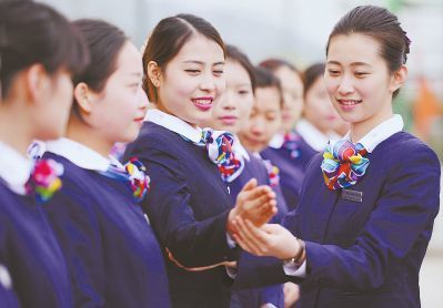 合福高鐵開行在即，動姐服務禮儀培訓全面展開